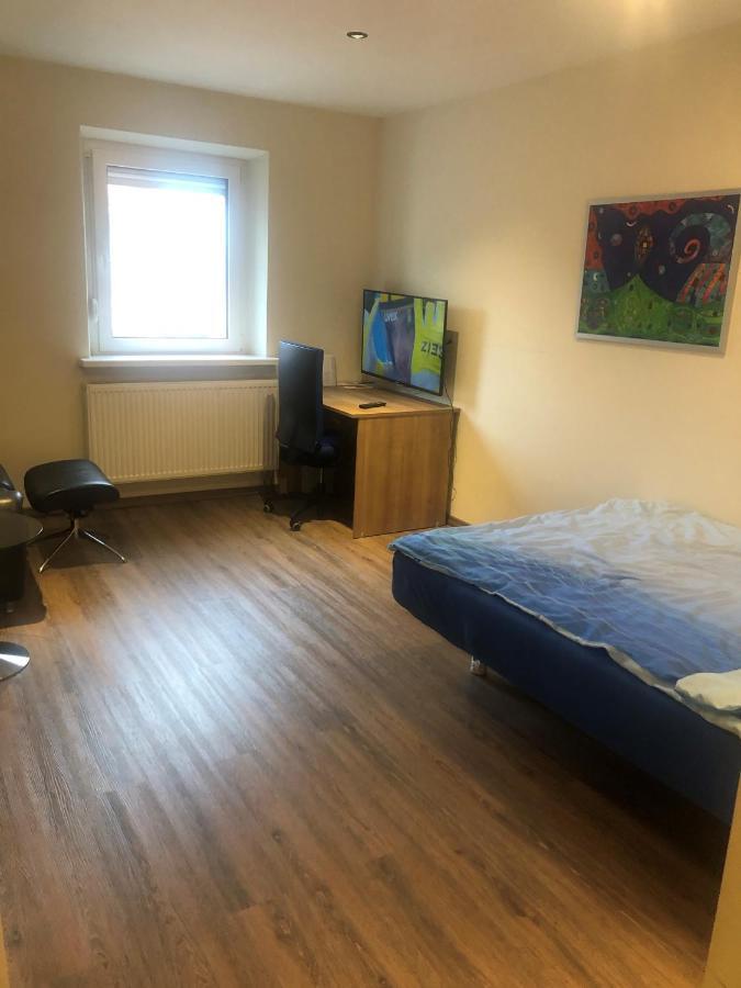 Calm Spacy Room, Own Modern Bath, Near Center, To 1 Person Or A Couple - Not Suitable For Craftsmen, Not Accepted - Privatly Rented Norimberga Esterno foto